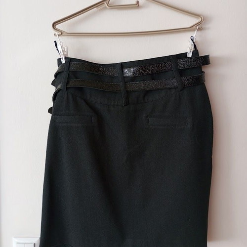 Gray skirt with double belt and tulip design with gift blouse like new