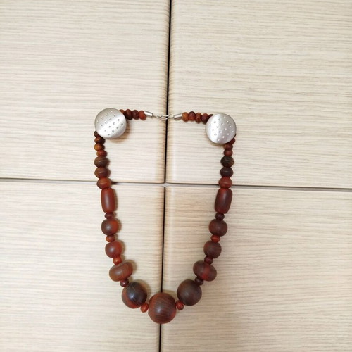 Necklace like new, brown