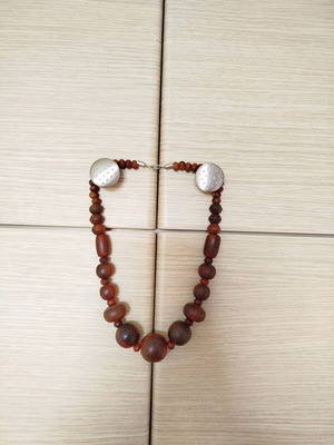 Necklace like new, brown