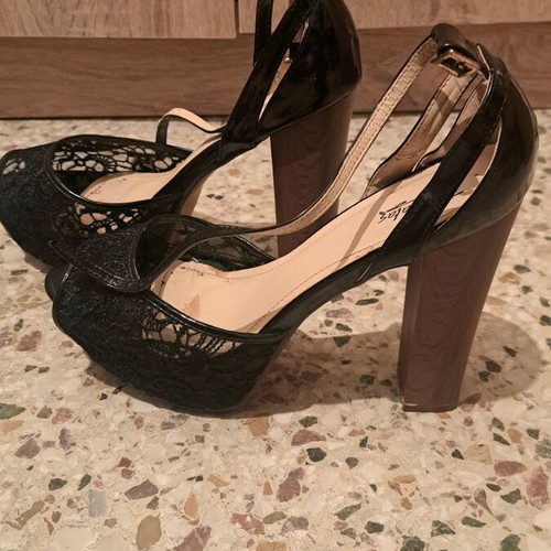 Tsoukalas Shoes sandals used, black with thick heel size 41