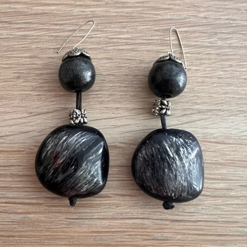 Women's hanging earrings used