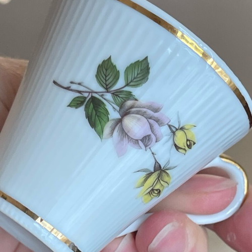 Bavaria coffee cup set of 4 with saucers porcelain like new