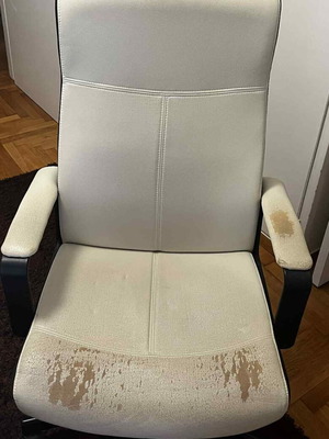 Καρέκλα γραφείου IKEA MALKOLM μεταχειρισμένη με φθορά στο δέρμα, λευκή