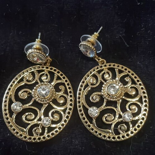 A&D round stud earrings steel with brilliant new