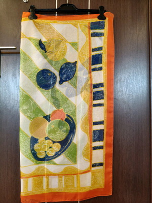 Vintage scarf with citrus print like new