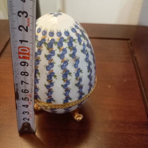 Porcelain decorative eggs collection used, set of 6