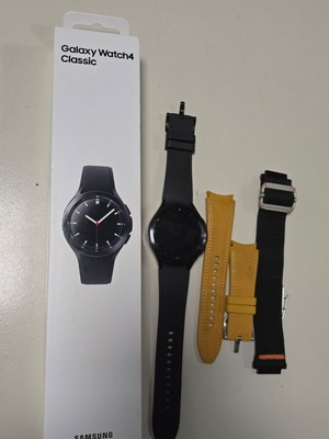 Samsung Watch4 Classic used with two straps