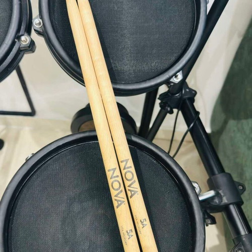 Alesis Nitro Mesh Kit electronic drums like new with Granite stool and special sticks