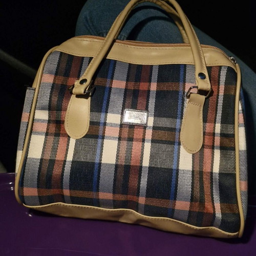 Checked Handbag like new, beige shade
