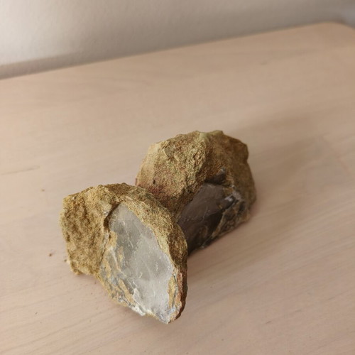 Mineral stone like new
