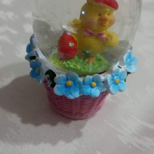 Glass Easter decoration like new
