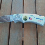 Collectible case with 5 knives tribute to US presidents like new