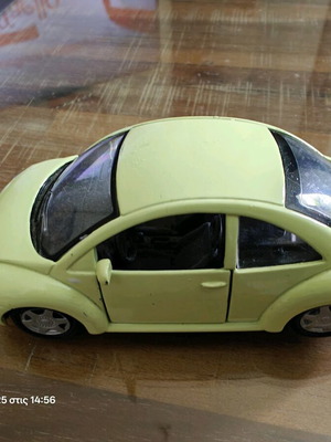 Volkswagen New Beetle green miniature like new