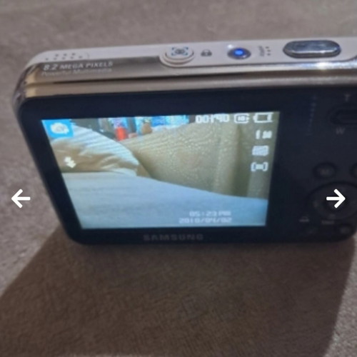 Samsung i8 8.2 MP compact camera
