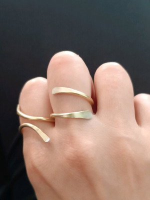 Handmade ring set with hammered edges, gold-colored