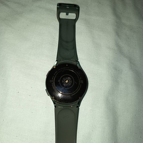 Galaxy Watch 4 44mm smartwatch like new with charger