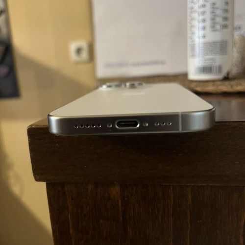 iPhone 15 Pro 128GB White Titanium used, battery 88%