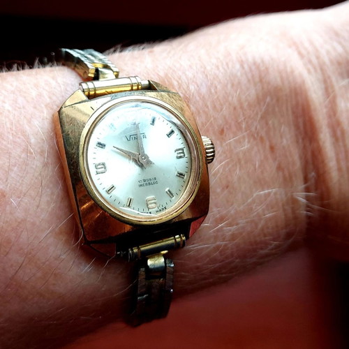 Vinca wristwatch women's used gold-plated from Switzerland manual winding
