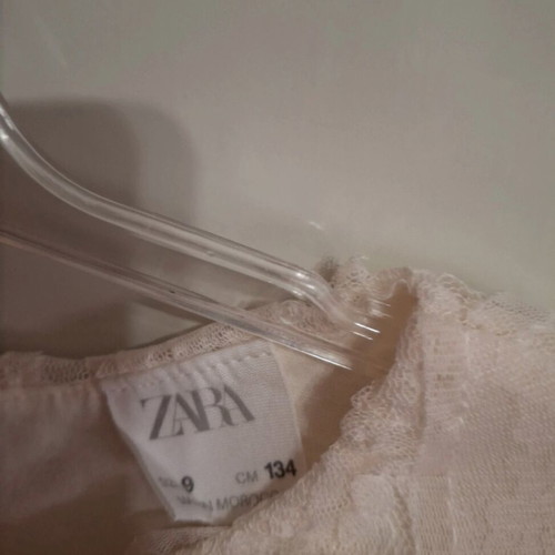 Zara beige cream girls dress with lace size 9 years like new