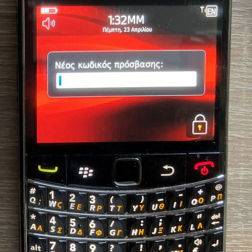 Blackberry Bold 9700 like new with original charger