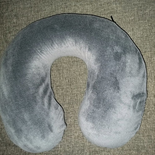 Travel pillow with memory foam orthopedic like new, gray with removable cover