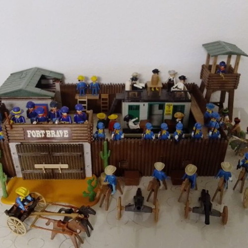 Playmobil set with many figures used