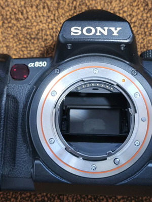 Sony Alpha A850 σώμα μεταχειρισμένο με φορτιστή, μπαταρία και κάρτα 4Gb CF