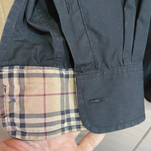 Burberry ροζ πουκάμισο μέγεθος 44 και μαύρο πουκάμισο μέγεθος L σαν καινούργια