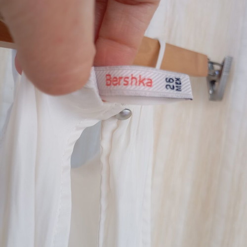 White dress with elastic waist like new Bershka