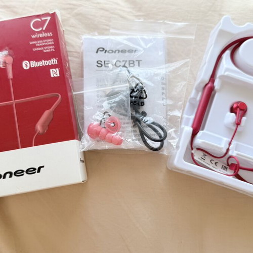 Pioneer C7 wireless headphones