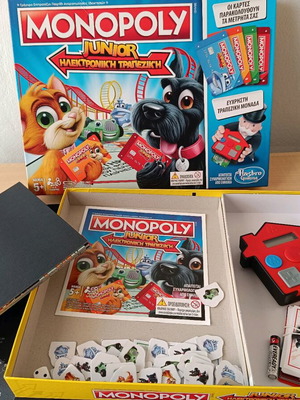 Monopoly Junior electronic banking board game used