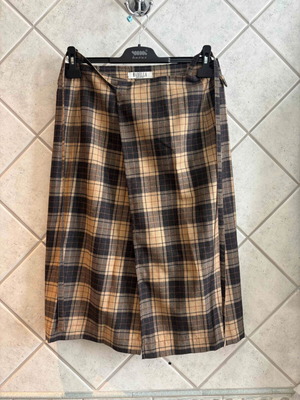 Marella vintage tartan wrap skirt like new, camel and black