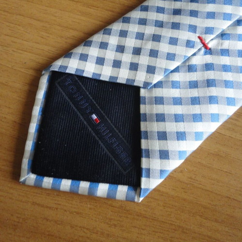 Tommy Hilfiger tie new, 100% silk, white and blue