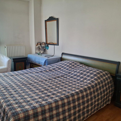 Bedroom Furniture Set like new, double bed, dresser, mirror, nightstands