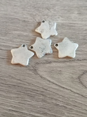 Metal star pendant 20mm set of 4 new