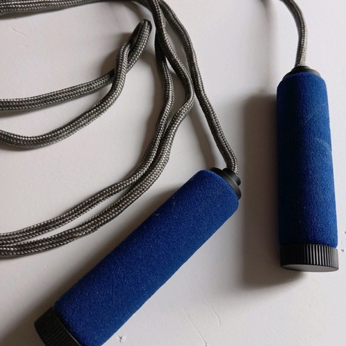 Gym skipping rope used with removable weight on handles