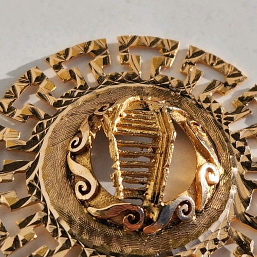 Gold pendant 14 carat used with embossed Acropolis