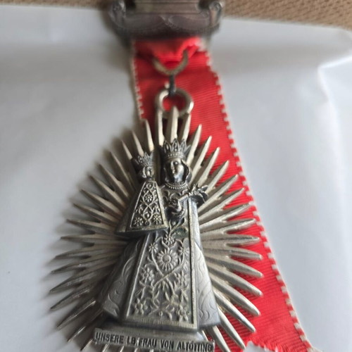 Vintage Bavarian religious medals collection like new
