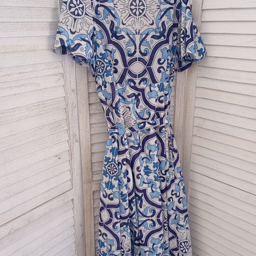 Hemithea medium dress like new, white and blue