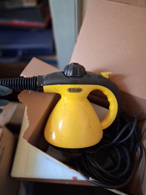 Crown SC-160H handheld steam cleaner like new with accessories and box
