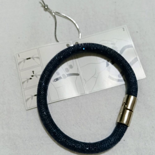 Swarovski Stardust bracelet with blue crystals and silver magnetic clasp