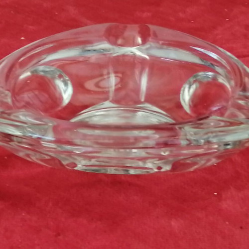 Glass ashtrays new, pack of 14, triangle shape