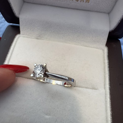Real Diamond 0.50ct Round Brilliant with GIA Certification like new