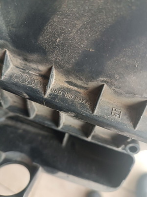 Φιλτροκούτι για Audi A4 '00-'04 σαν καινούργιο, κωδικός 06B133837AE