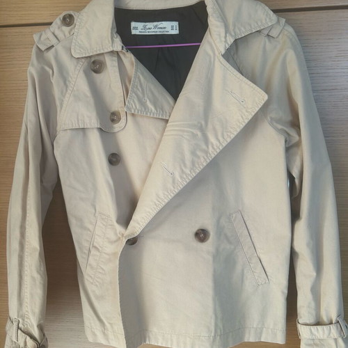 Zara women's short beige trench coat used, size S
