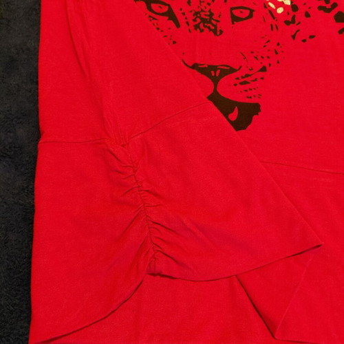 Sleeveless blouse red with print like new