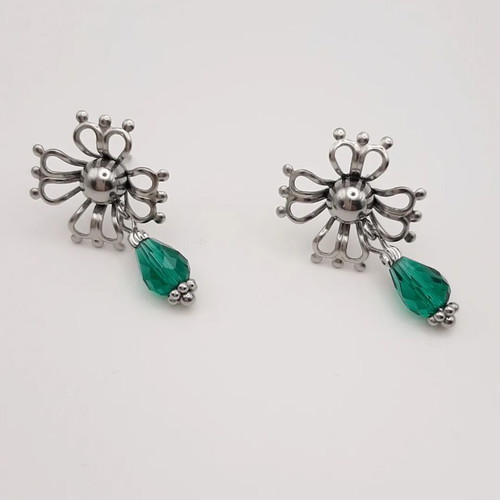 Handmade stud earrings with Austrian Crystal Beads, new, green and silver
