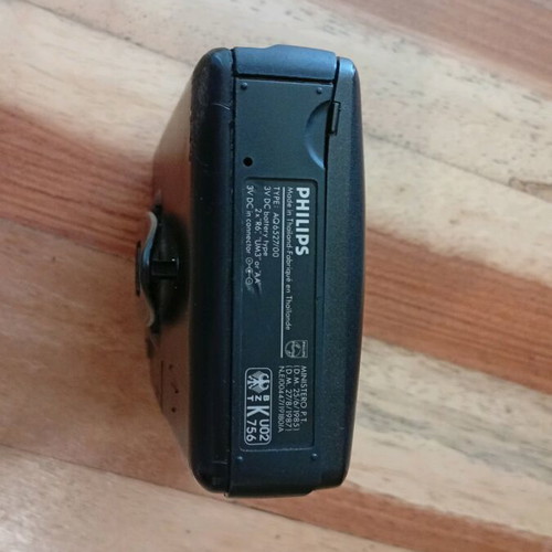 Philips AQ6527/00 portable auto reverse cassette player used