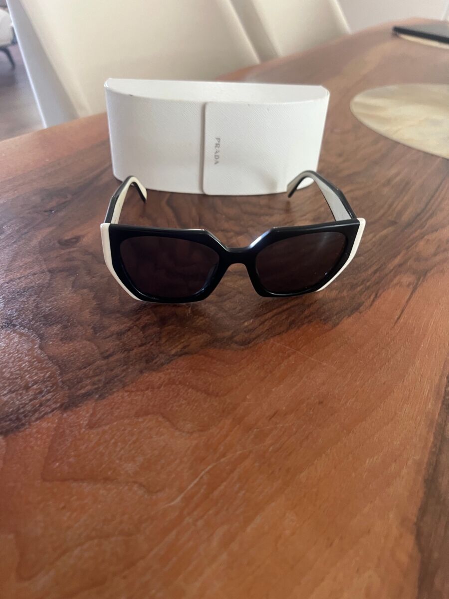 Prada sunglasses used, black and white - € 90,00 - Vendora.cy