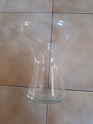 Classic glass flower vase with transparent glass, like new